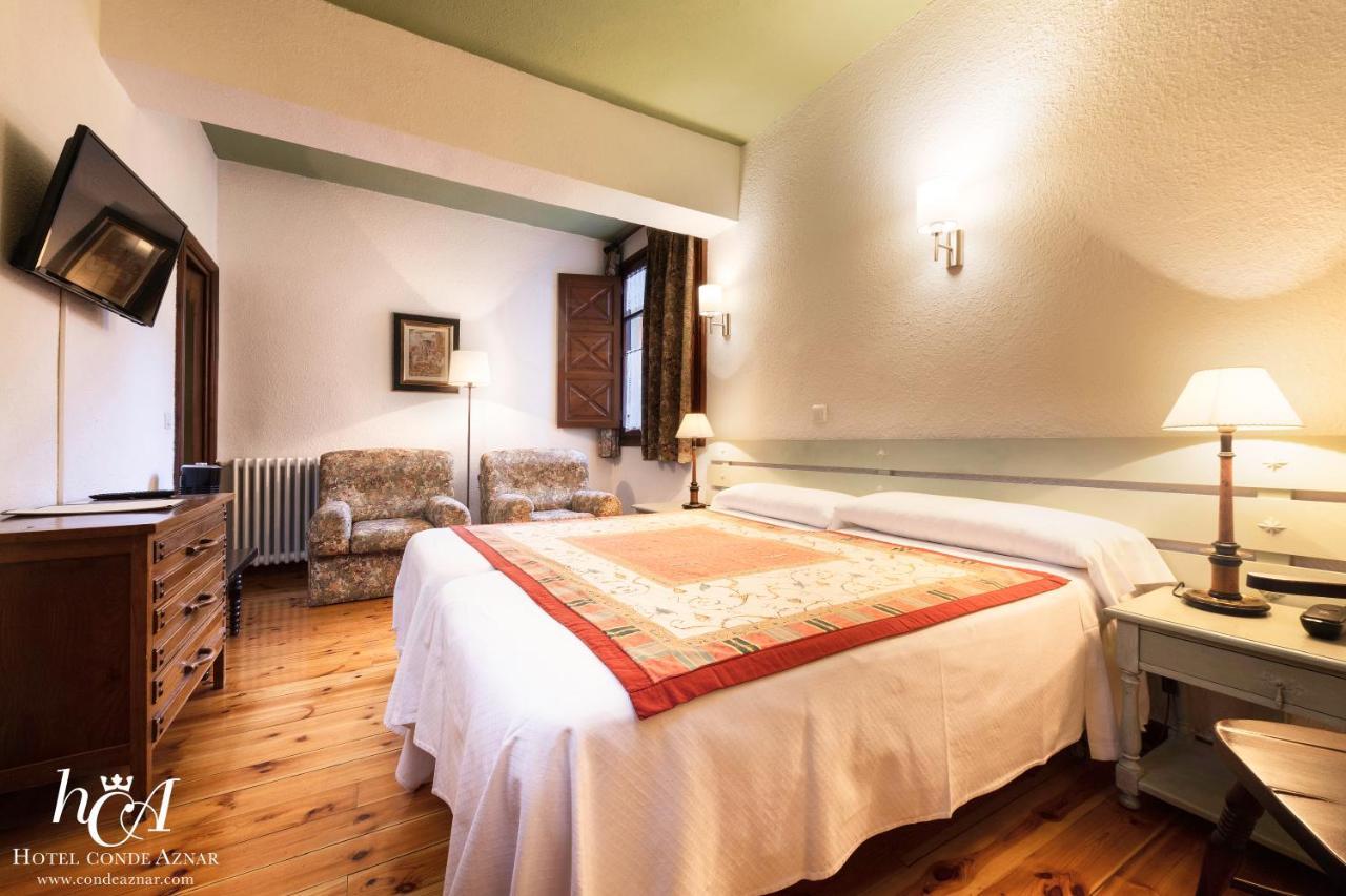 Conde Aznar Otel Jaca Dış mekan fotoğraf