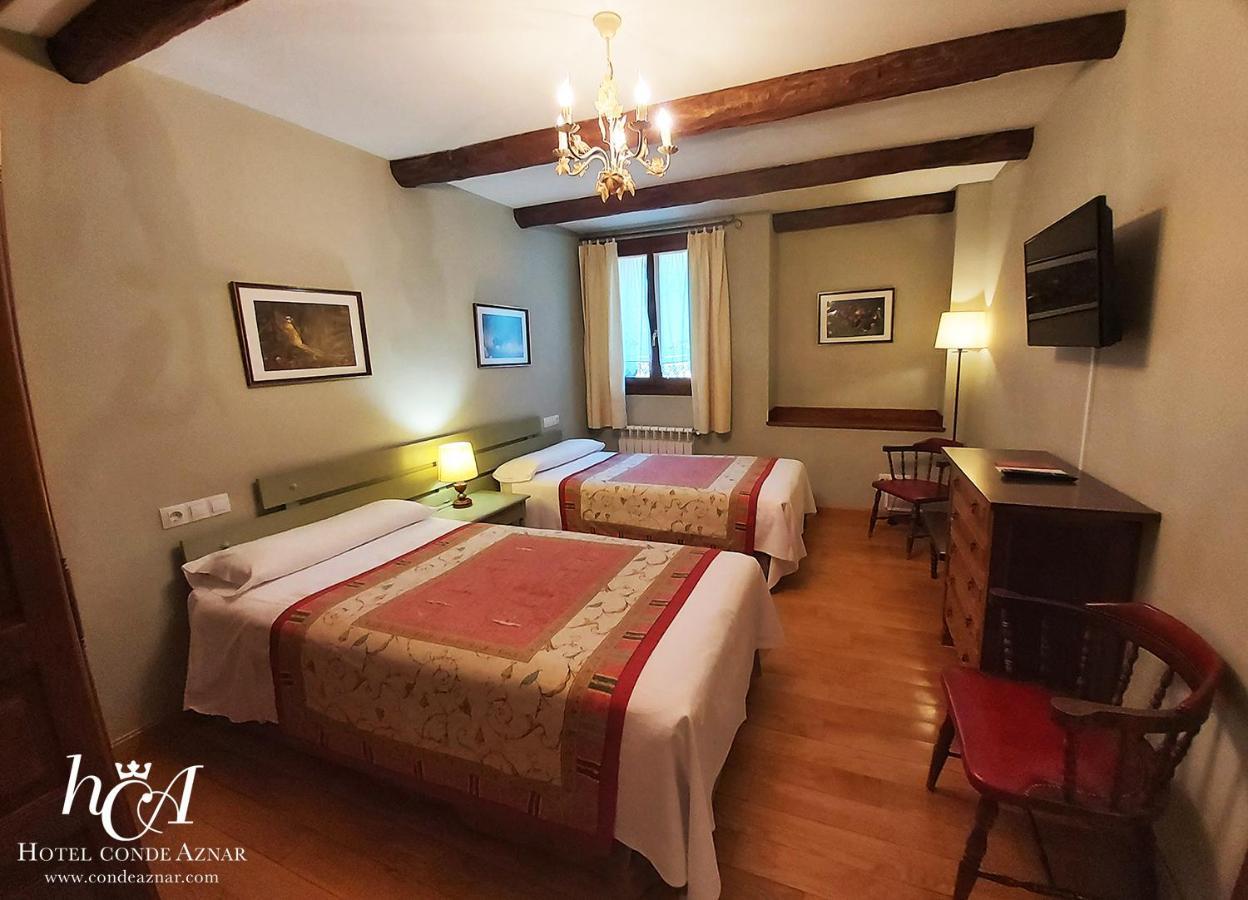 Conde Aznar Otel Jaca Dış mekan fotoğraf