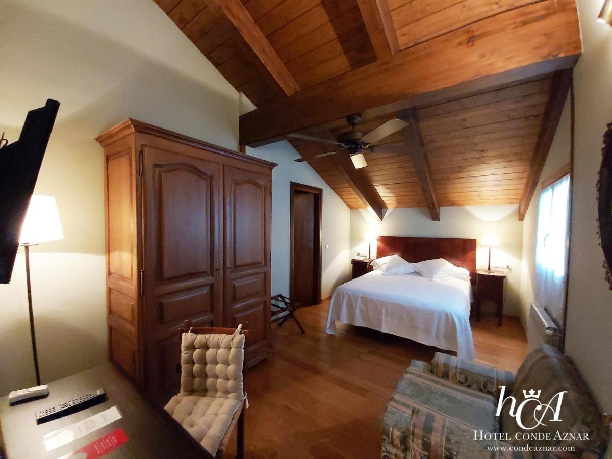 Conde Aznar Otel Jaca Dış mekan fotoğraf
