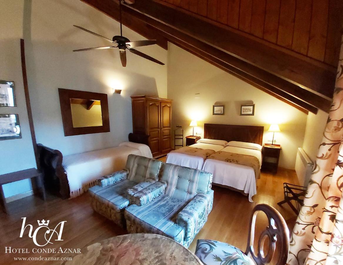 Conde Aznar Otel Jaca Dış mekan fotoğraf