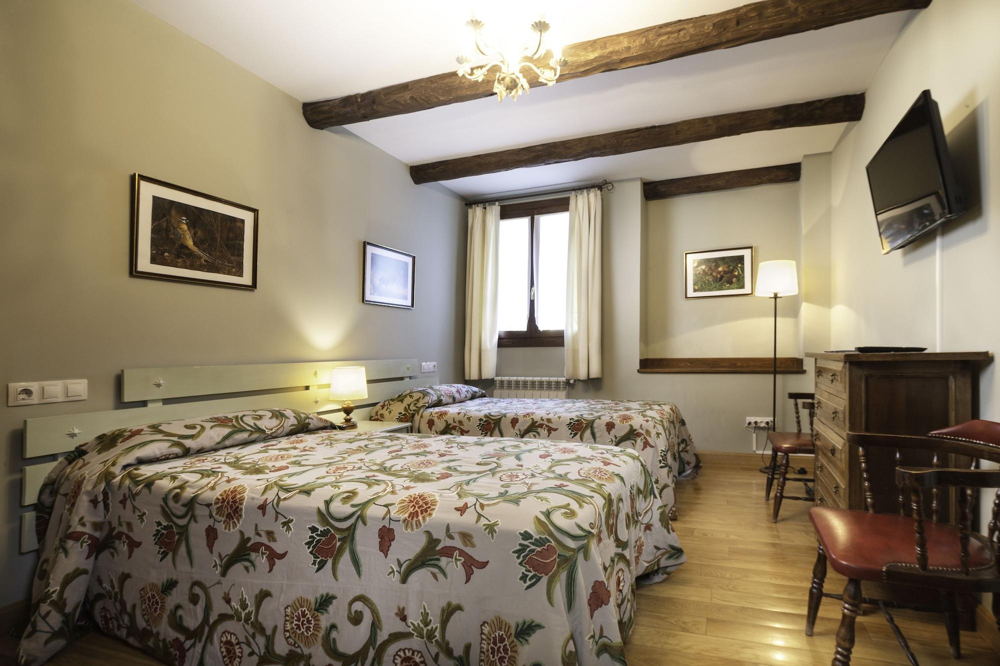 Conde Aznar Otel Jaca Dış mekan fotoğraf