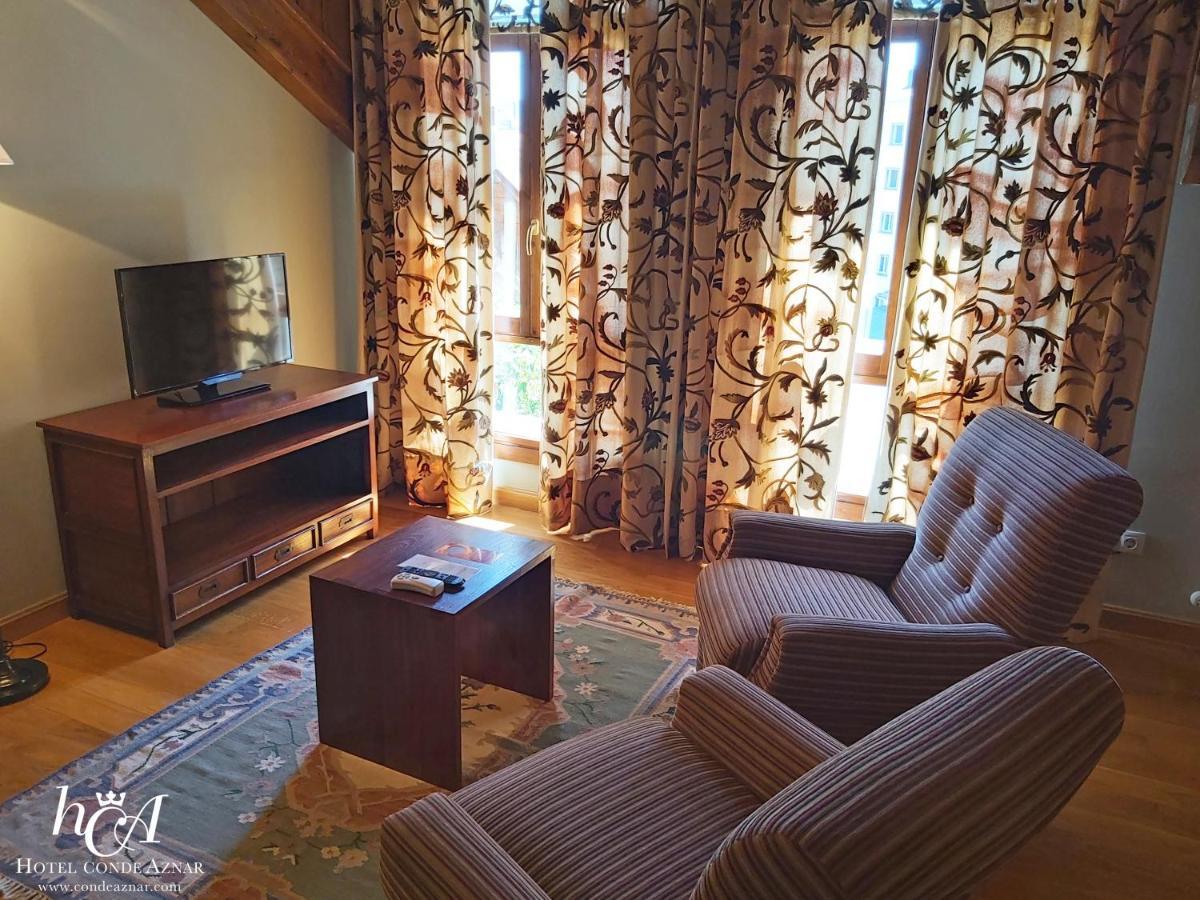 Conde Aznar Otel Jaca Dış mekan fotoğraf