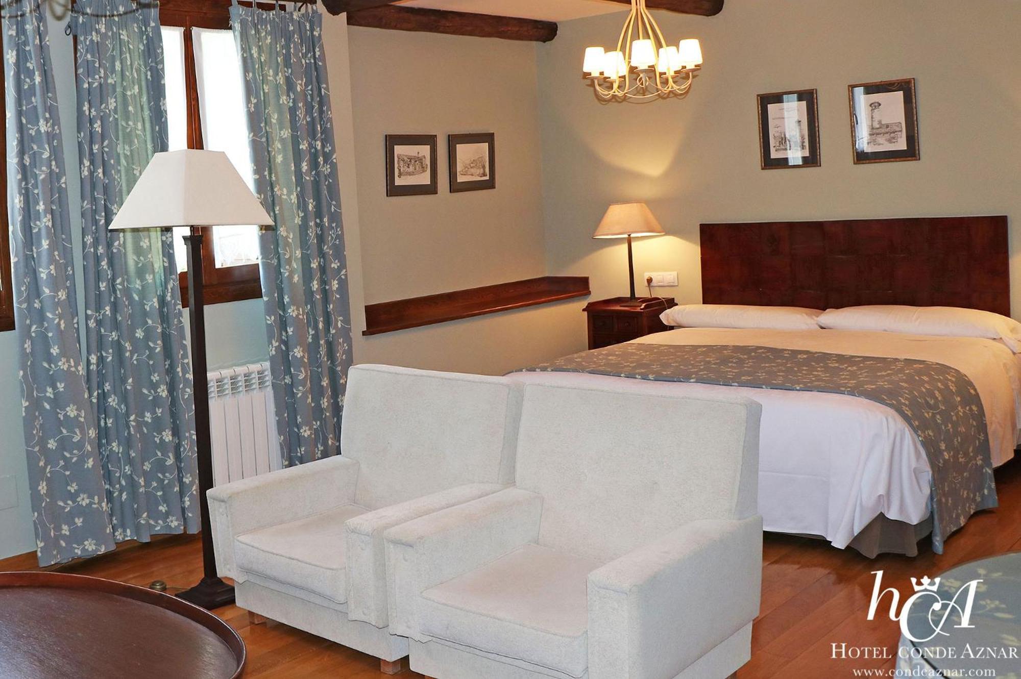Conde Aznar Otel Jaca Dış mekan fotoğraf