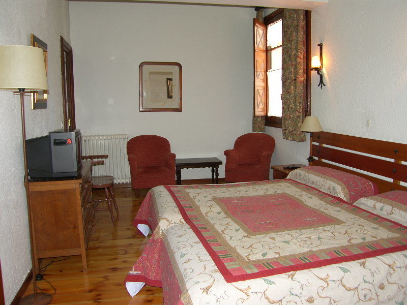 Conde Aznar Otel Jaca Dış mekan fotoğraf